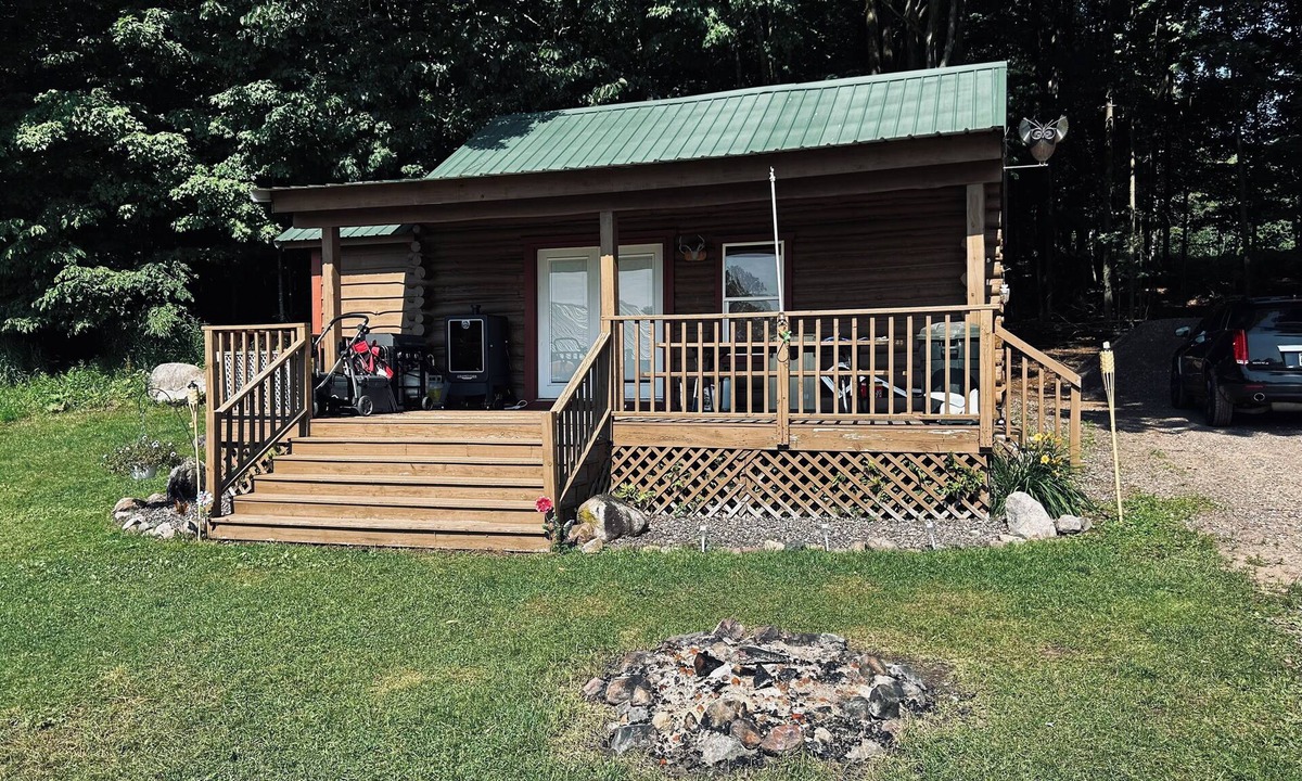 Butternut Cabin | Cozy 2-bedroom cabin on Butternut Lake with WiFi, AC, and Lake Access