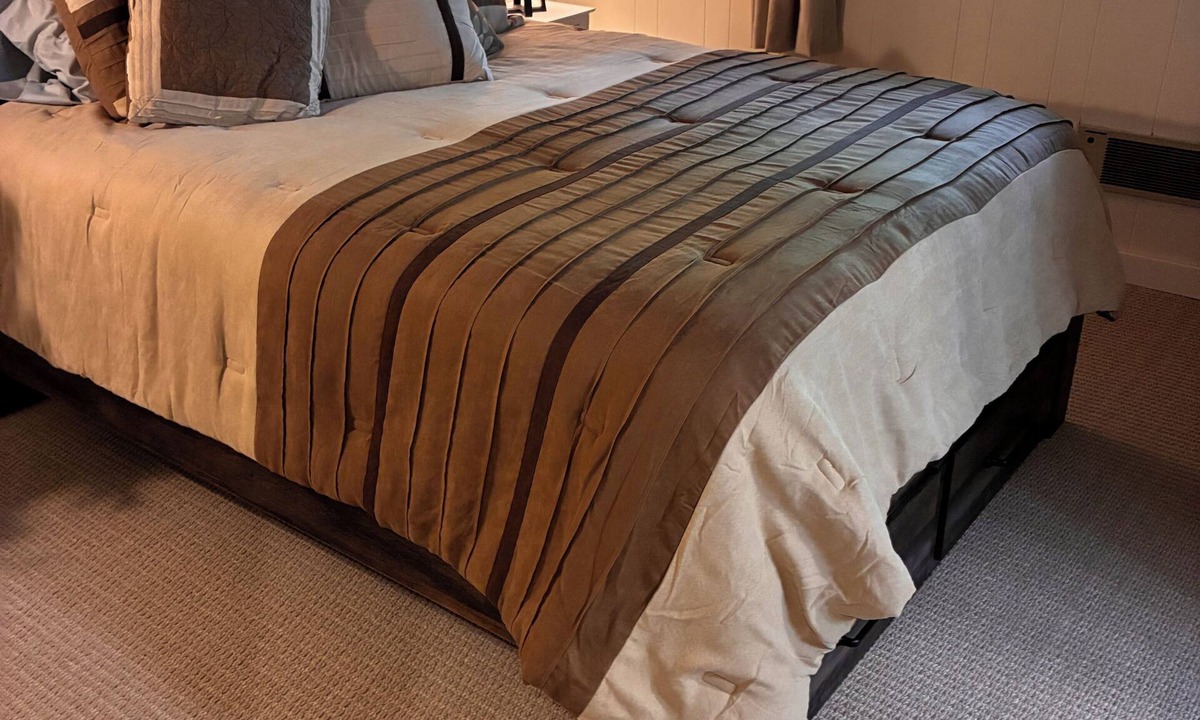 Jacksonport Cottage | Cozy 2-bedroom cottage in Jacksonport close to Cave Point and Whitefish Dunes.