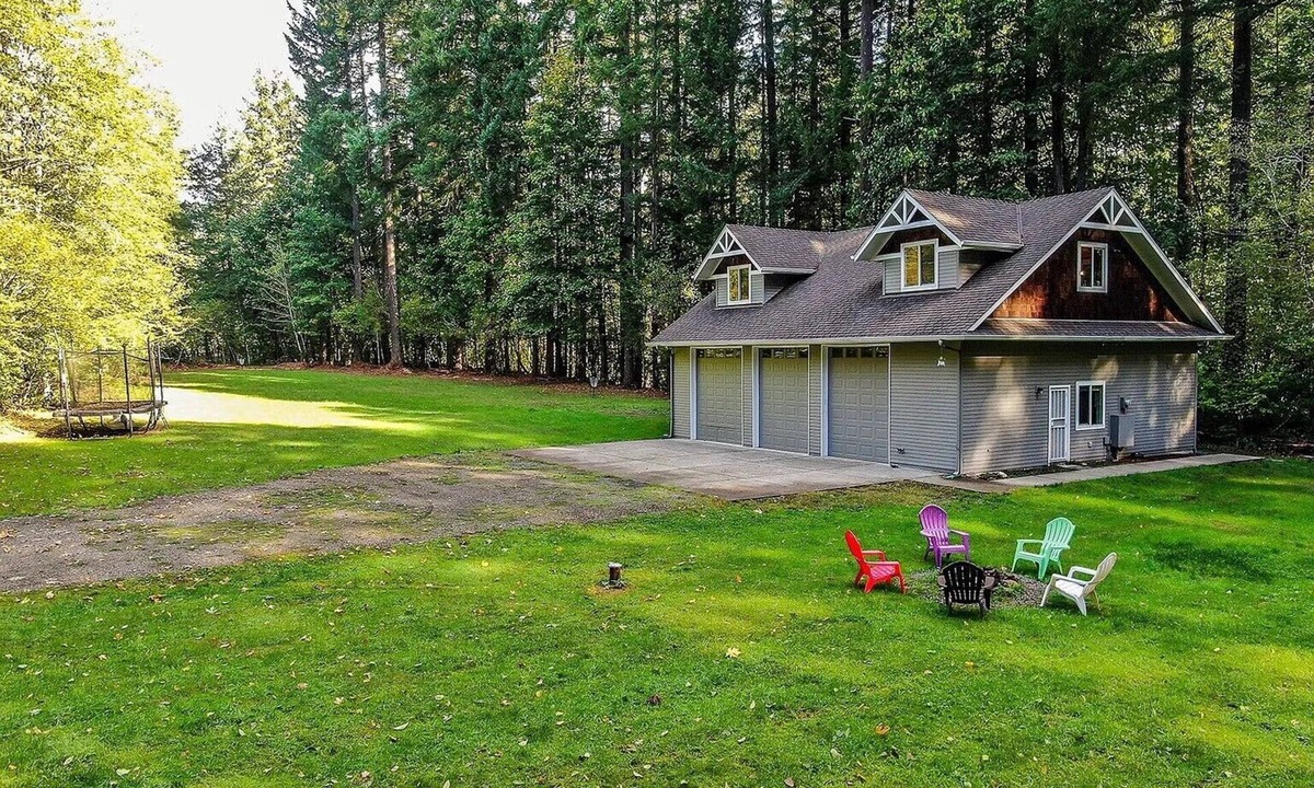 Mount St. Helens House | Cozy 2-bedroom LAKE HOUSE in charming Cougar with cool AC