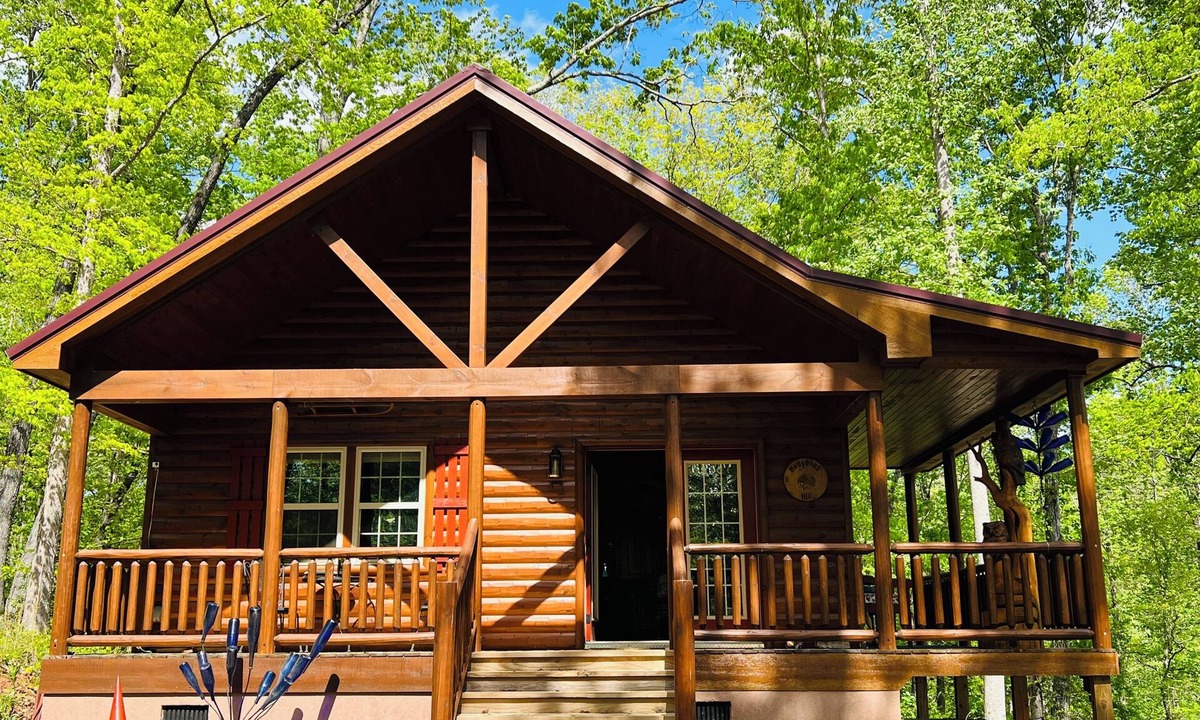 Clarkesville Cabin | Cozy 2BR Cabin Near Helen Relaxing Mountain Escape Minutes from Downtown Helen