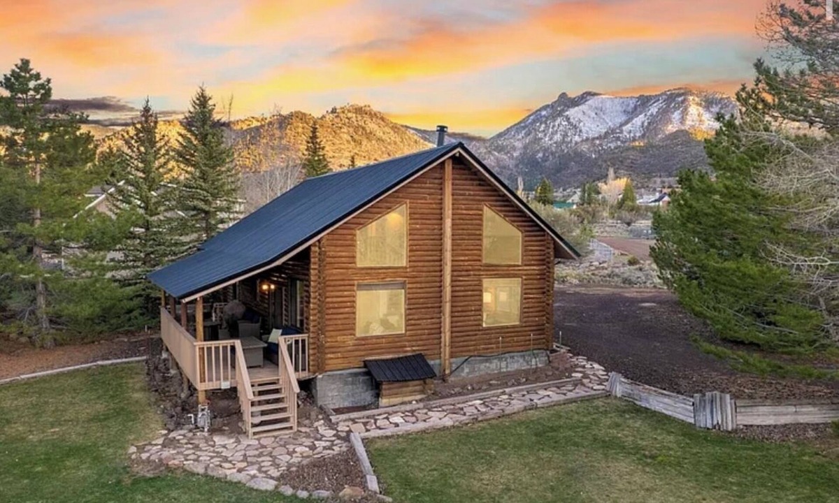 Pine Valley Cabin | Cozy 3-bedroom cabin in perfect Pine Valley with AC