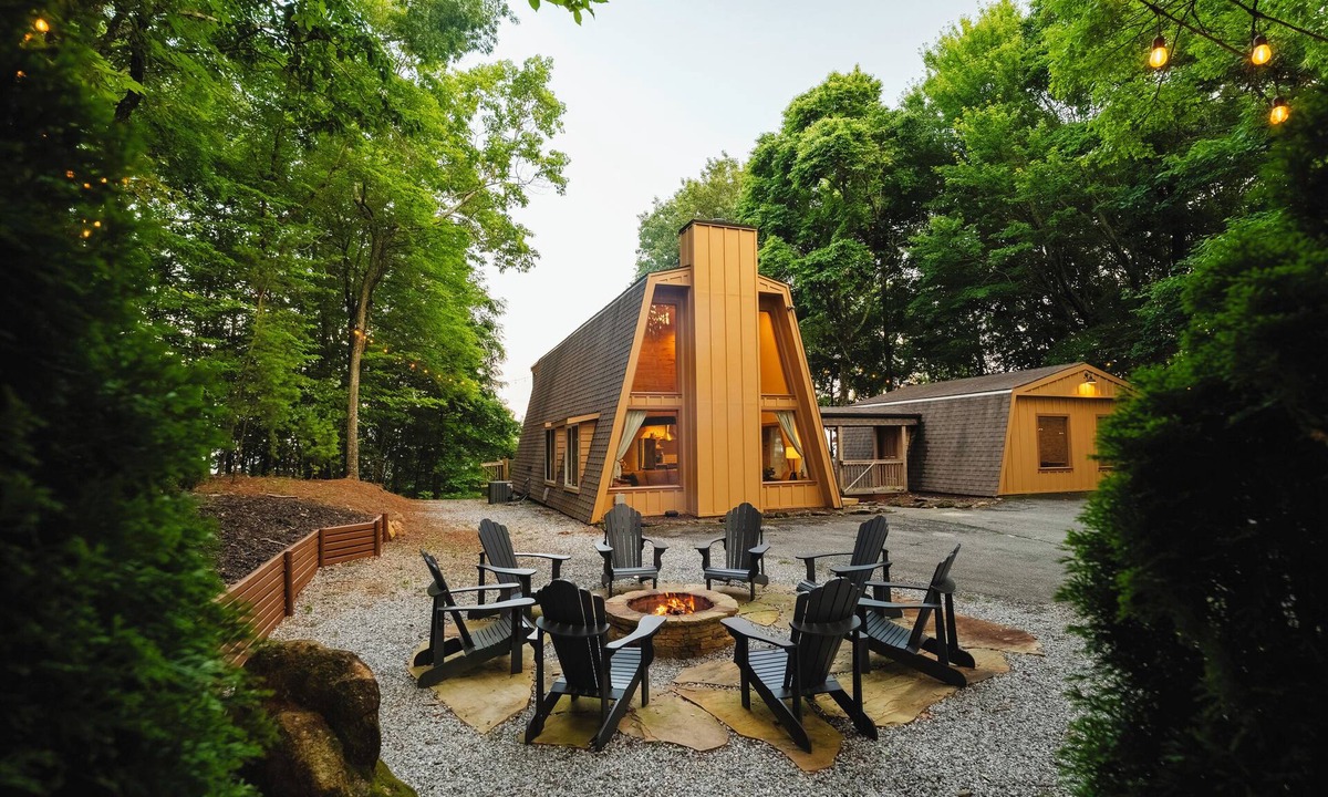 Helen Cabin | Cozy A-Frame Cabin | 10 min to Helen