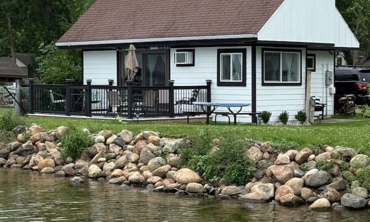 Brainerd Cabin | Cozy cabin steps from beautiful North Long Lake !