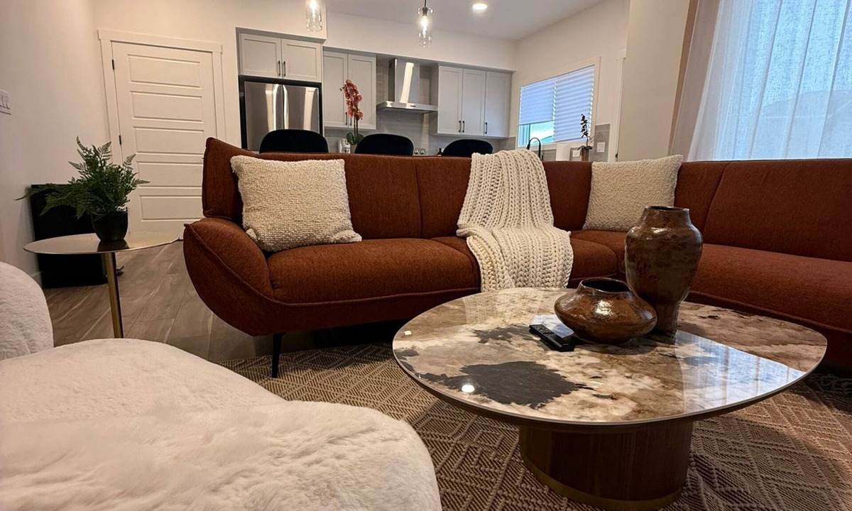 Fort Saskatchewan House | Cozy & Convenient – Perfect for Families, Groups & Work Trips