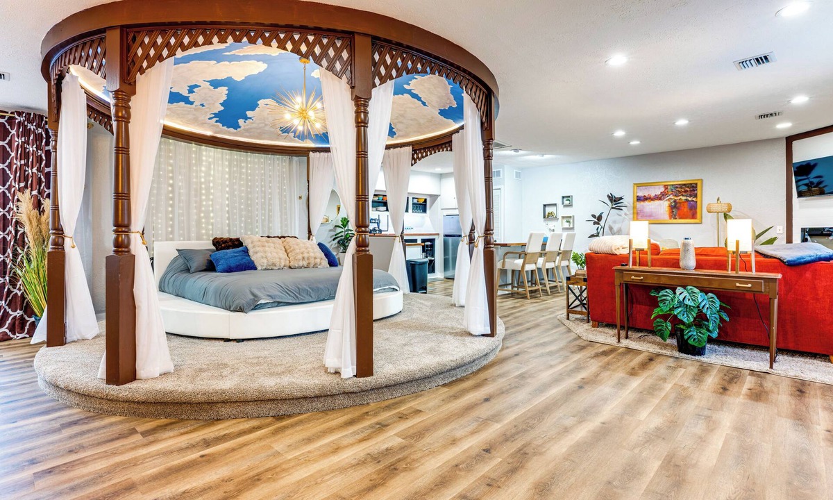 Mount Morris Township Apartment | Cozy Flushing Studio w/Deck & Fireplace!