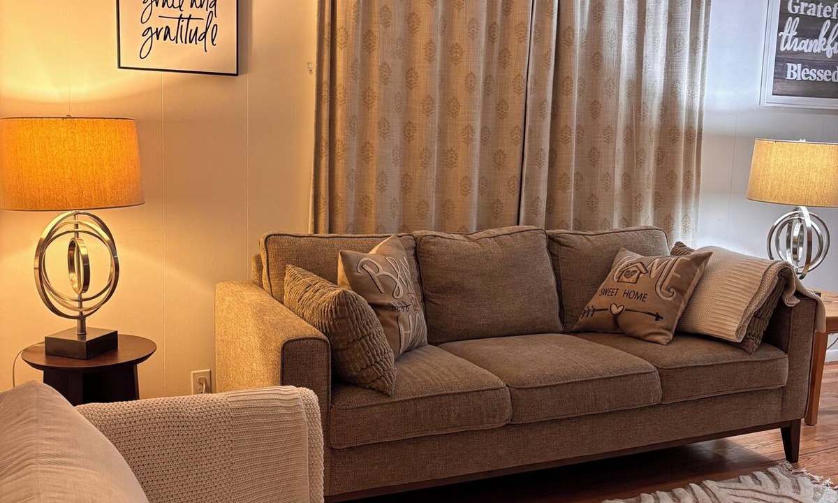 Longview House | Cozy & Fully Equipped Home in Downtown Longview