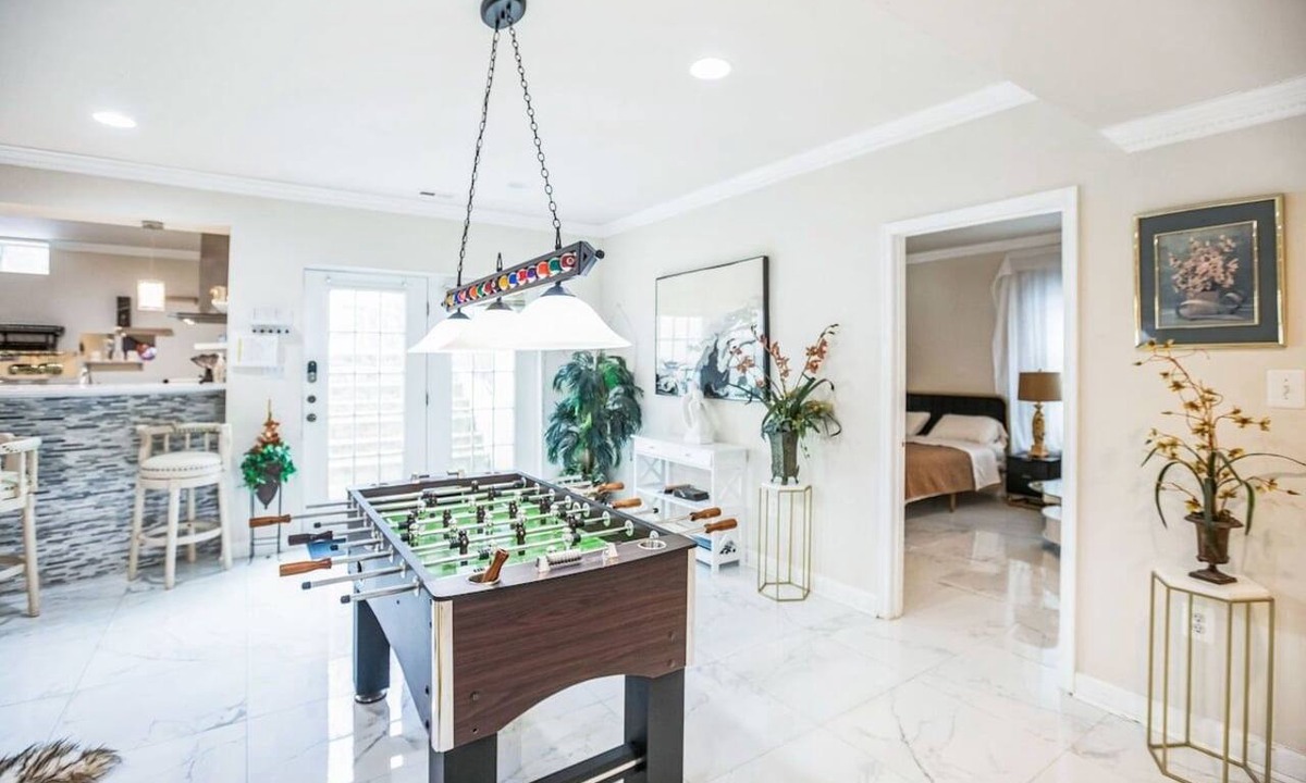 Fairland House | Cozy Lower-Level Retreat 3 Rooms + Pool Table