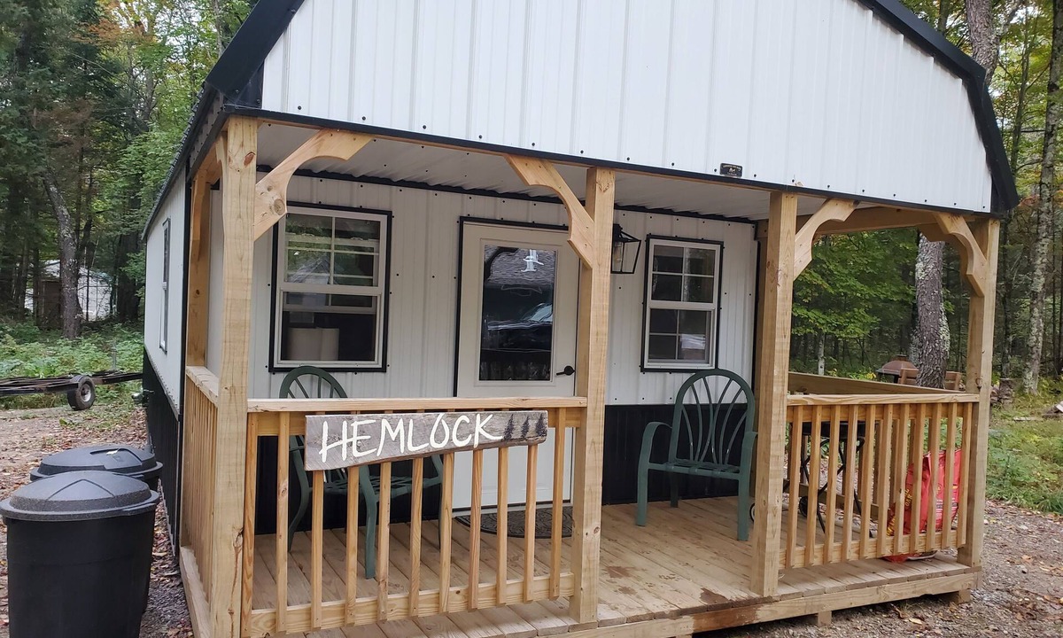 Goodman Cabin | Cozy Northwoods Mini Cabin.*SAUNA/HOT TUB*ATV/SNOWMOBILE TRAILS*