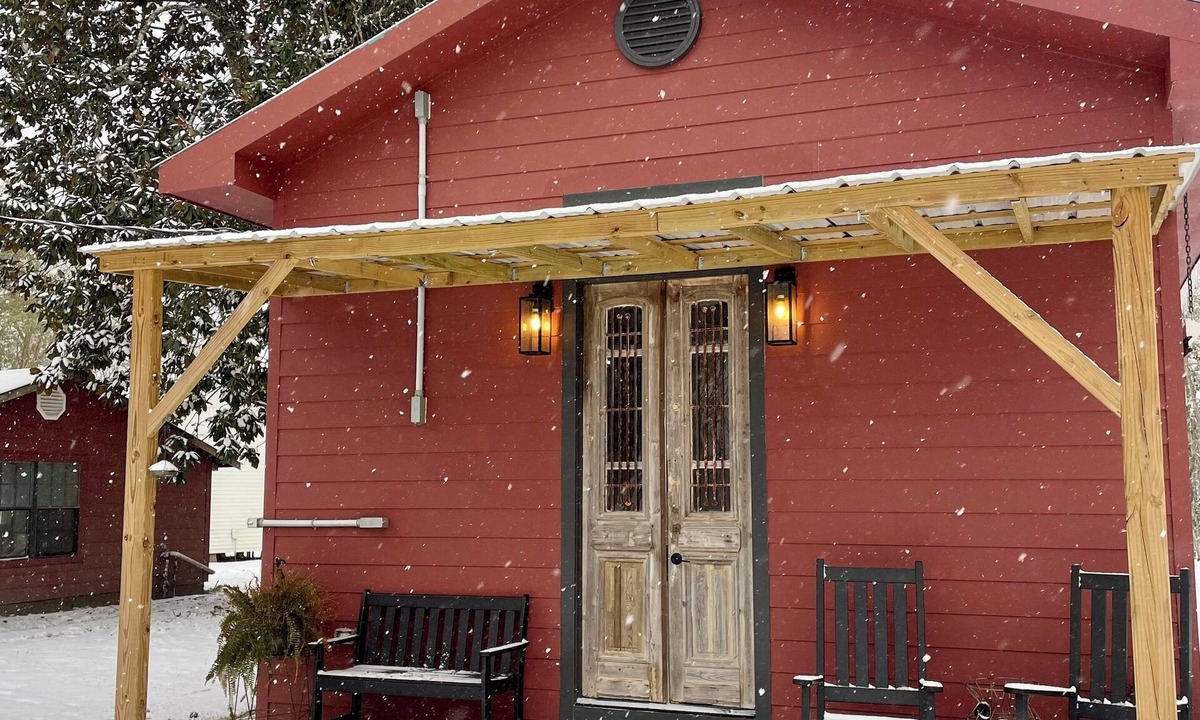 Bogalusa House | COZY Tiny Barn House