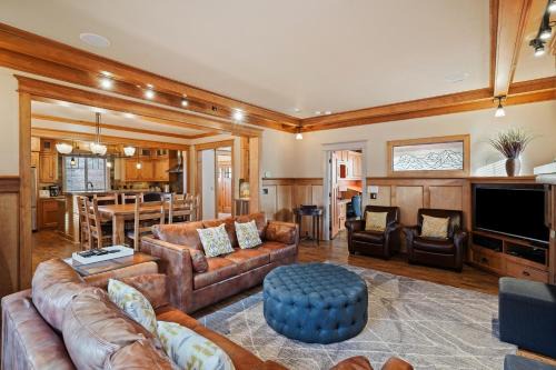 River Terrace House | Craftsman style Awbrey Home