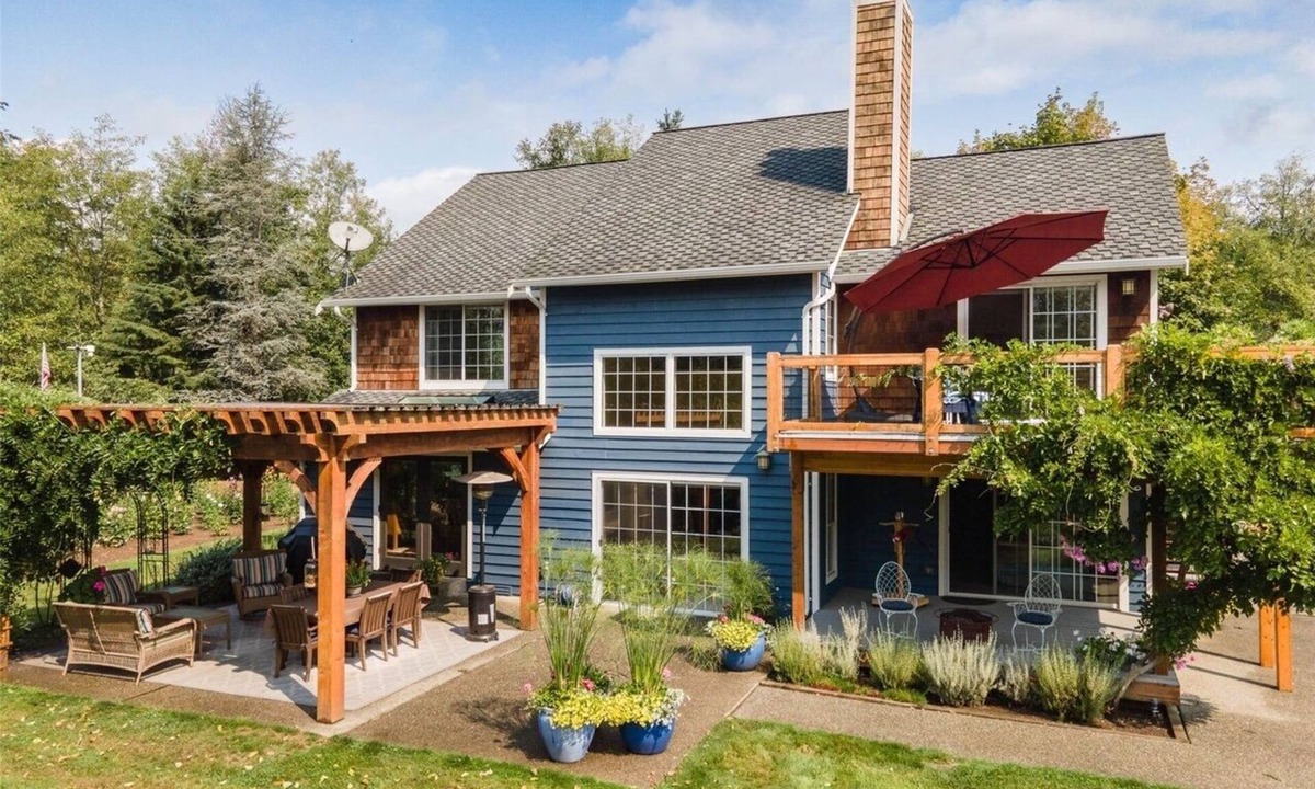 Woods Creek House | Creekside Farm Escape -Monroe
