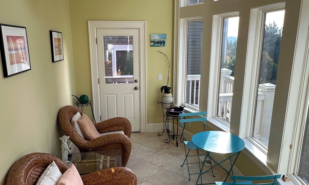 Northwest Portland House | Custom built 3-bedroom house with forest as backyard and quick access to city