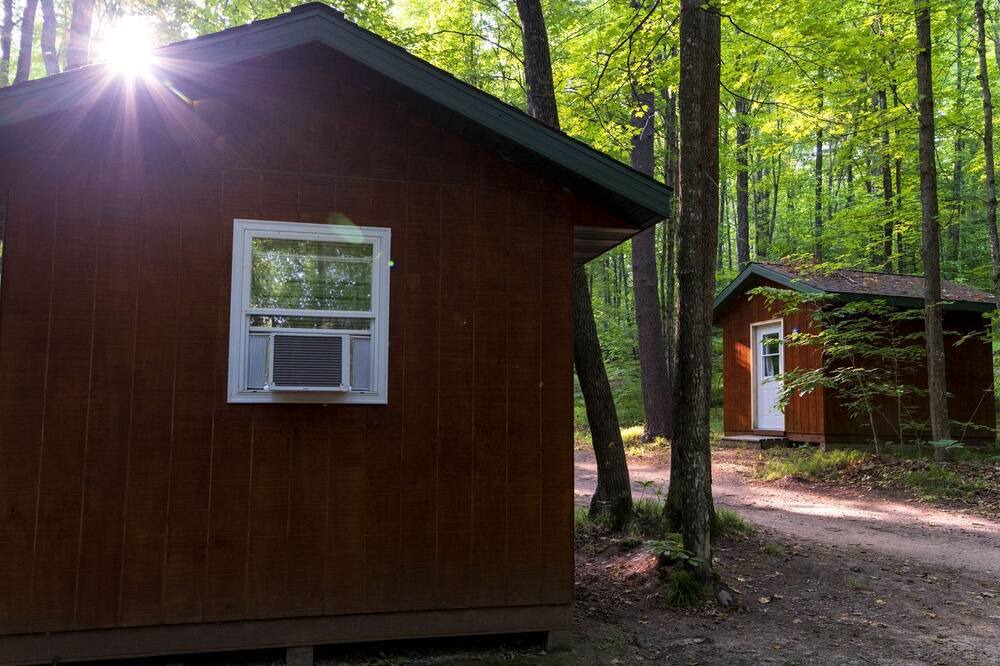 White Lake Cabin | Cute Cabin for Four for a Great Glamping Getaway near White Lake, Wisconsin