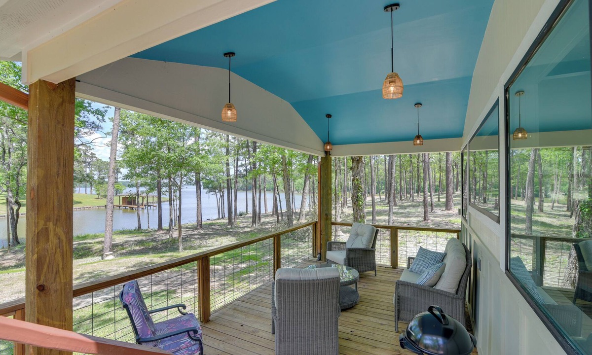 Pointblank House | Deck & Dock Access! Sunlit Lake Livingston Escape