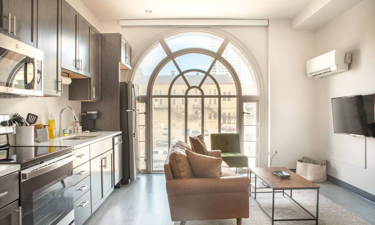 Westown Apartment | Deer District Studio Apt - One Block from Fiserv and Baird