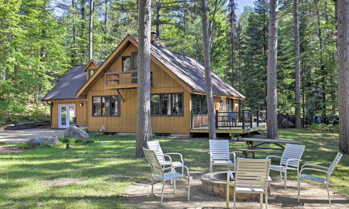 Eagle River Cabin | 'Deerskin Lodge' w/Boat Dock & Fire Pit!