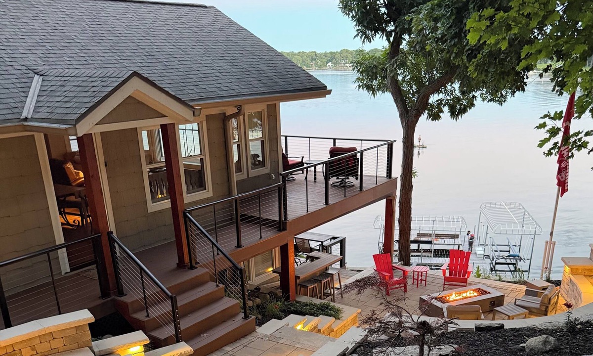 Delavan Lake House | Delavan Lakefront Escape with Hot Tub