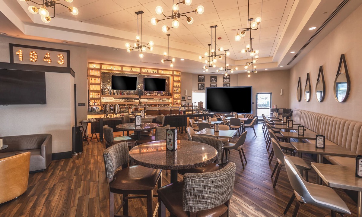 Farmington Hills Hotel | Delta Hotels by Marriott Detroit Novi