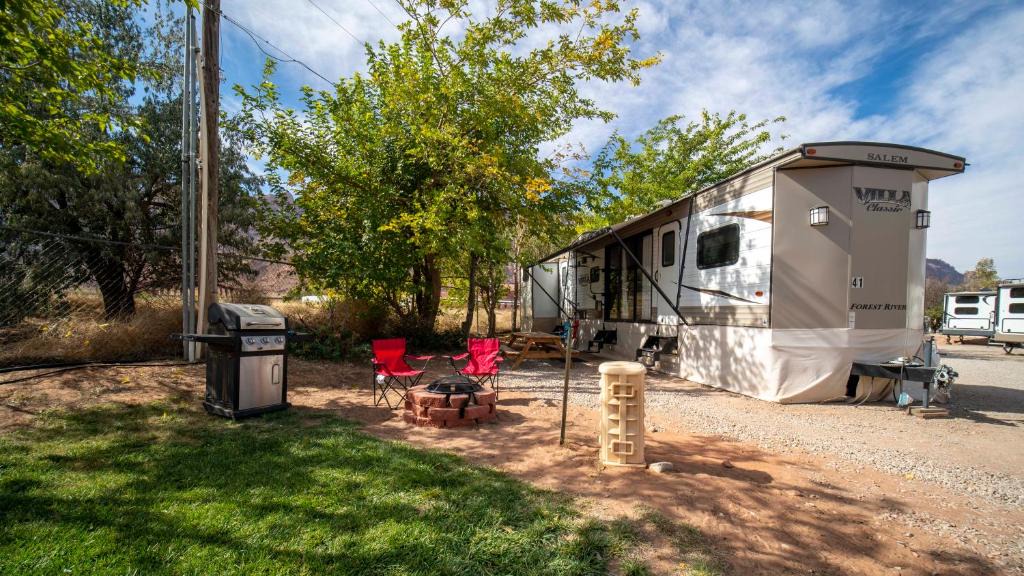 Moab South Valley Apartment | Destination RV Fully Setup OK41