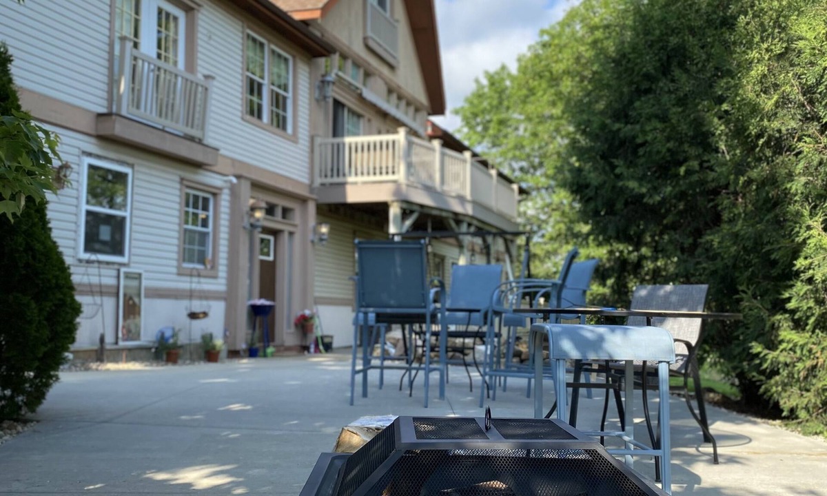 Merrimac Apartment | Devils Lake, hiking & Dells near peaceful retreat