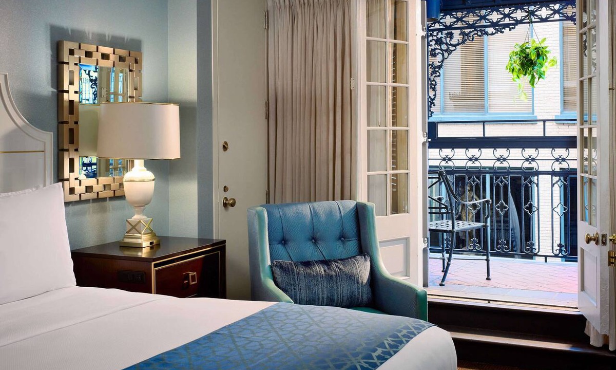 French Quarter Hotel | Discover Historic Homes in French Quarter! Pets Allowed, 4 onsite bars!