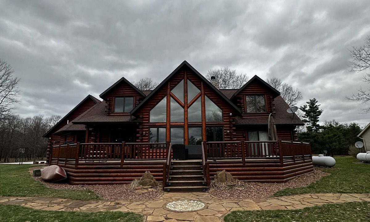 Big Bay House | DO NOT BOOK. Stupid VRBO website does not let me cancel this ad