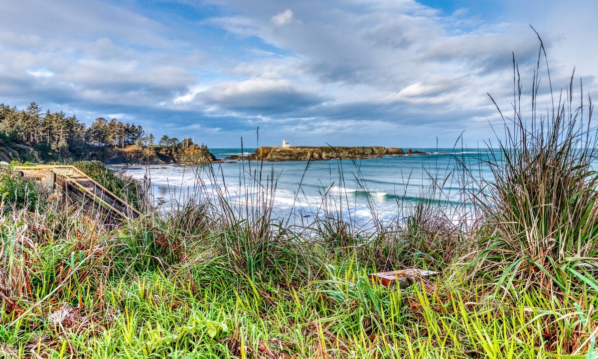 Coos Bay House | Dog-friendly, oceanfront home with patio plus lighthouse & ocean views