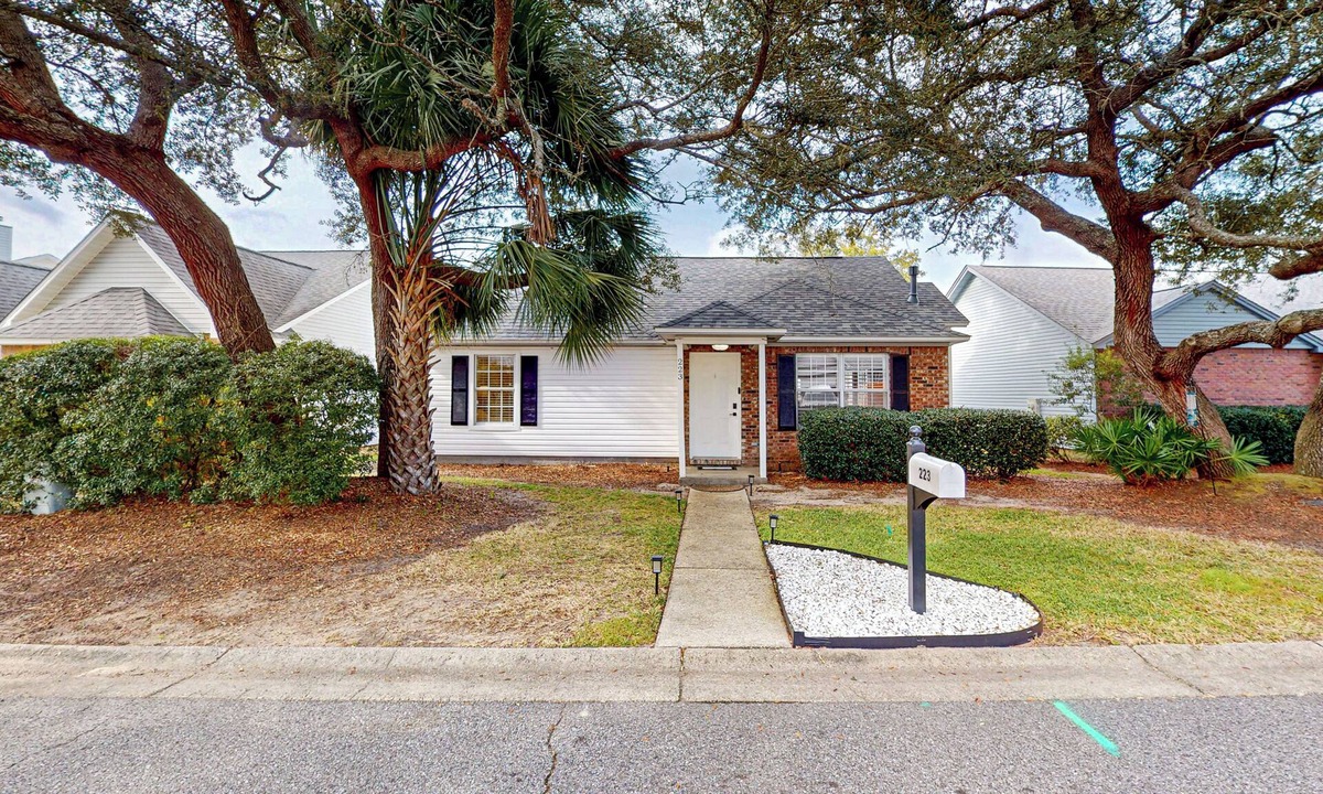 Niceville House | Dog-Friendly Yard! Retreat 11 Mi to Destin & Beach