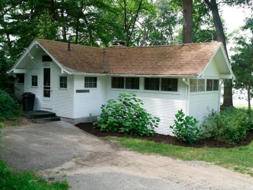 Howell House | Dollhouse Historic Cottage