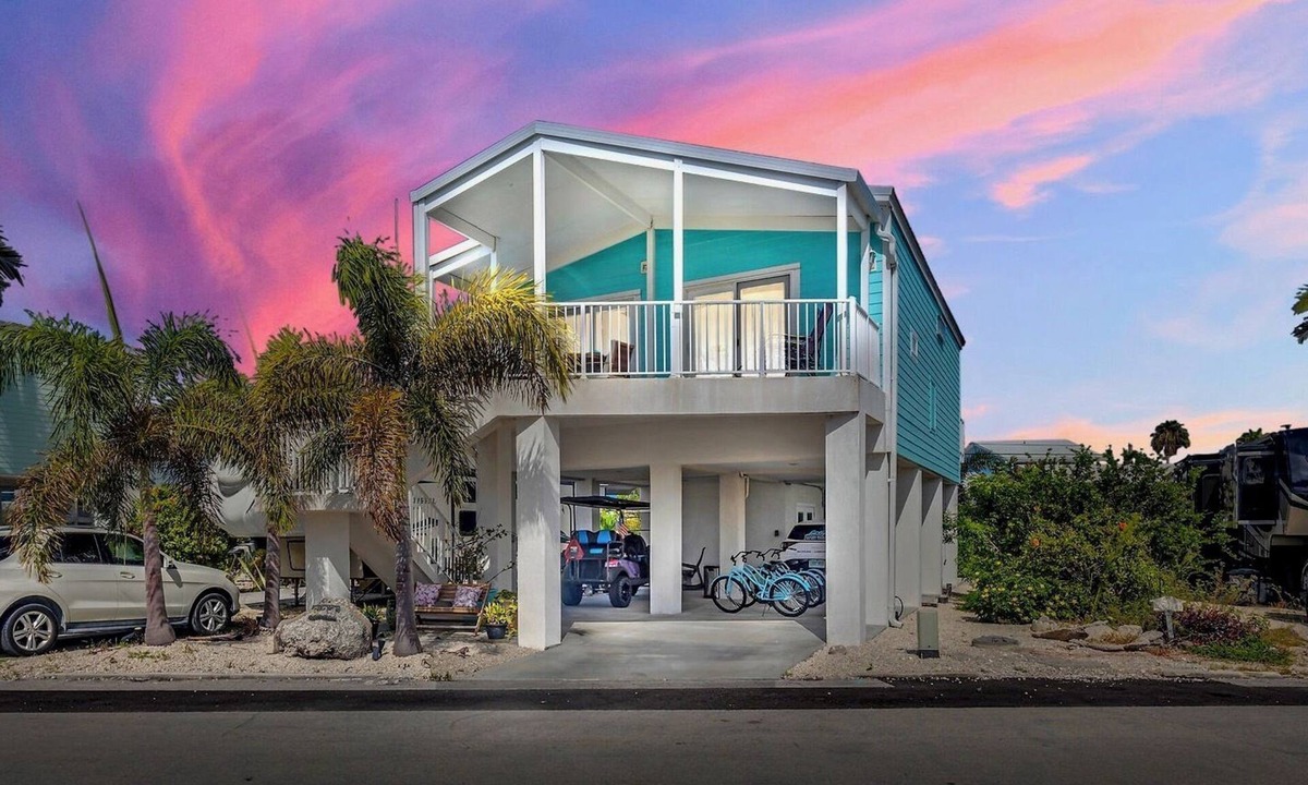 Cudjoe Key House | *DOLPHIN DAYDREAMS @ VENTURE OUT* New Home & Golf Cart + LAST KEY SERVICES…