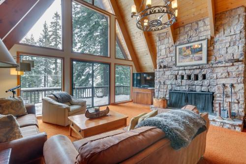 Truckee House | Donner Lake Views: Rustic Truckee Cabin!