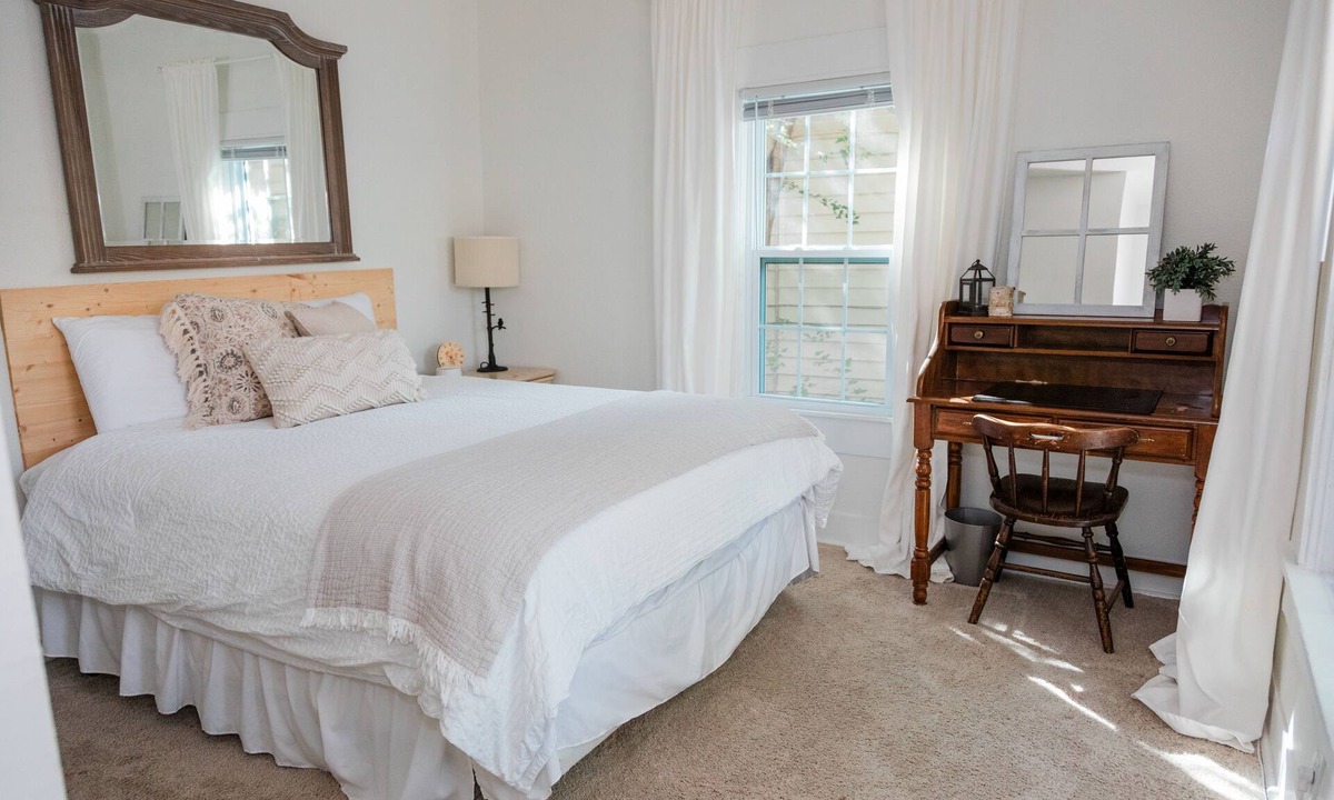 West Morningside House | Double Everything - Sleeps 13