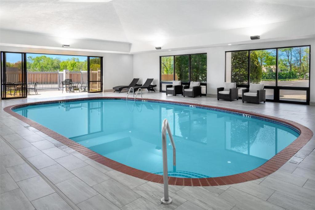 Springdale Hotel | DoubleTree by Hilton Springdale