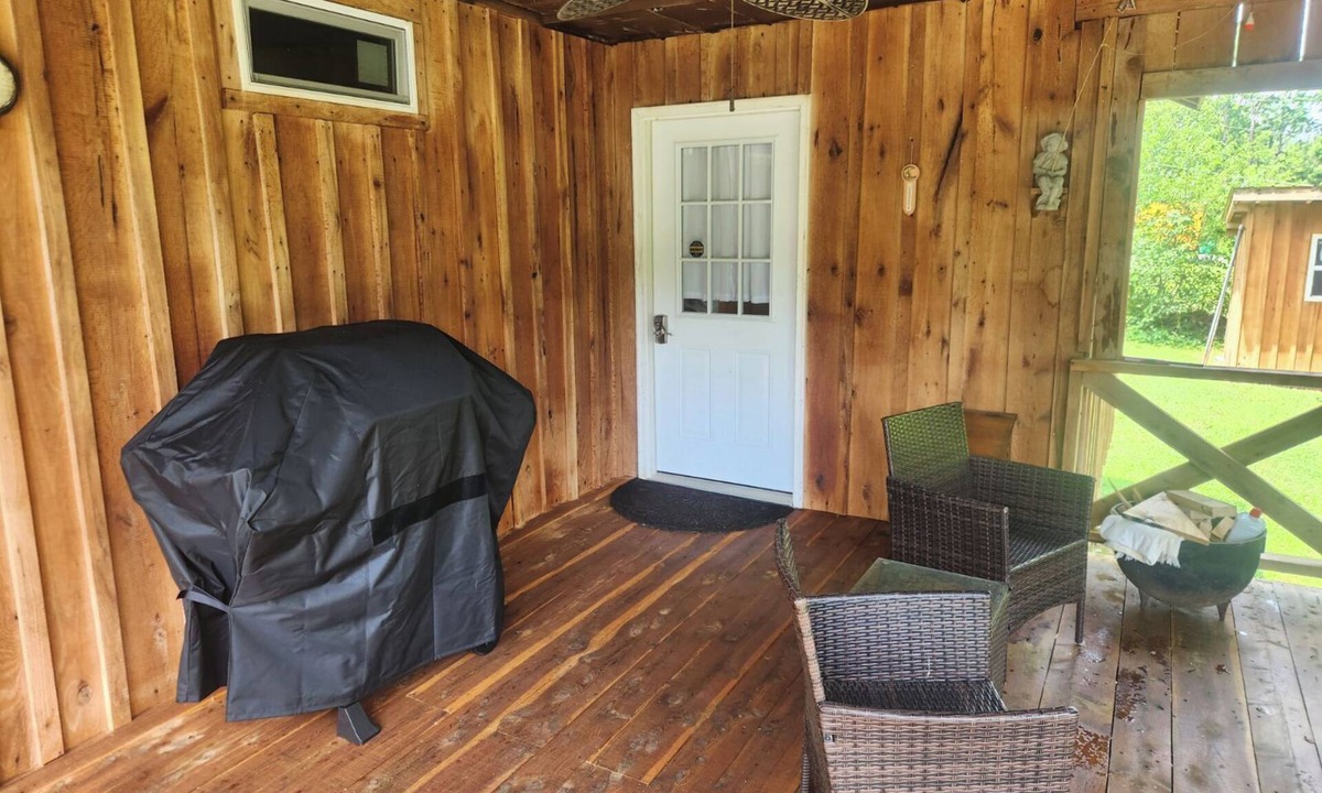 Mammoth Spring Cabin | Downtown Cypress & Rock Cabin