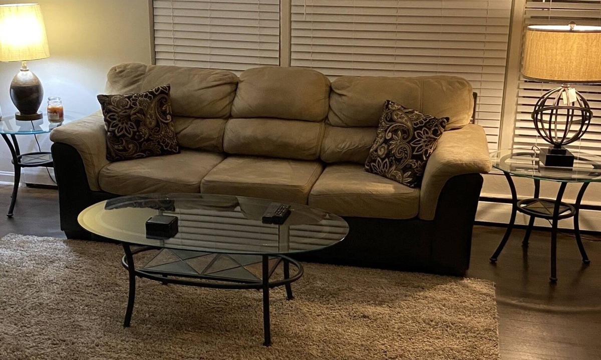 Elmhurst Condo | Downtown Elmhurst! Where else would you want to be!