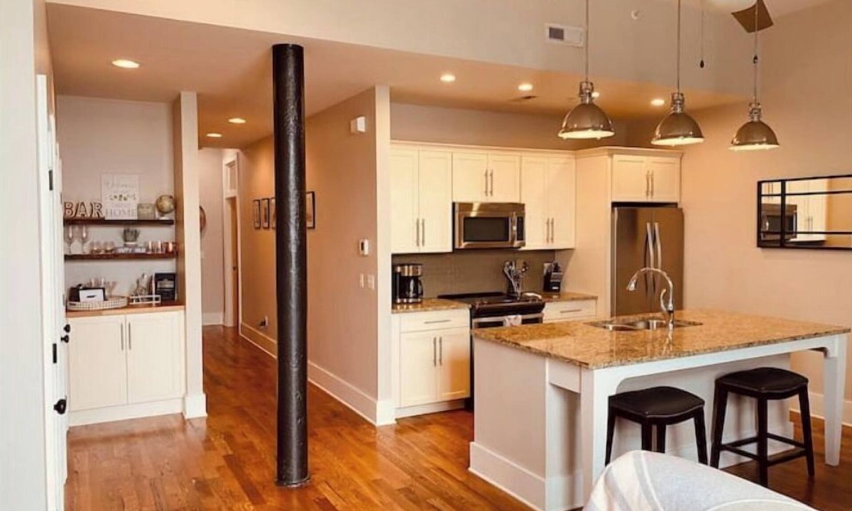 Knoxville House | Downtown Getaway with Gated Parking & Two King Size Beds!