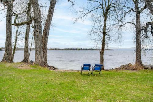 Chazy House | 'Eagles Rest' Peaceful Cottage on Lake Champlain