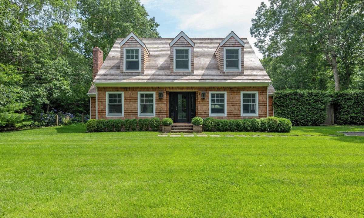 Northwest Harbor House | EAST HAMPTON: STYLISH & CHIC CLOSE TO VILLAGE