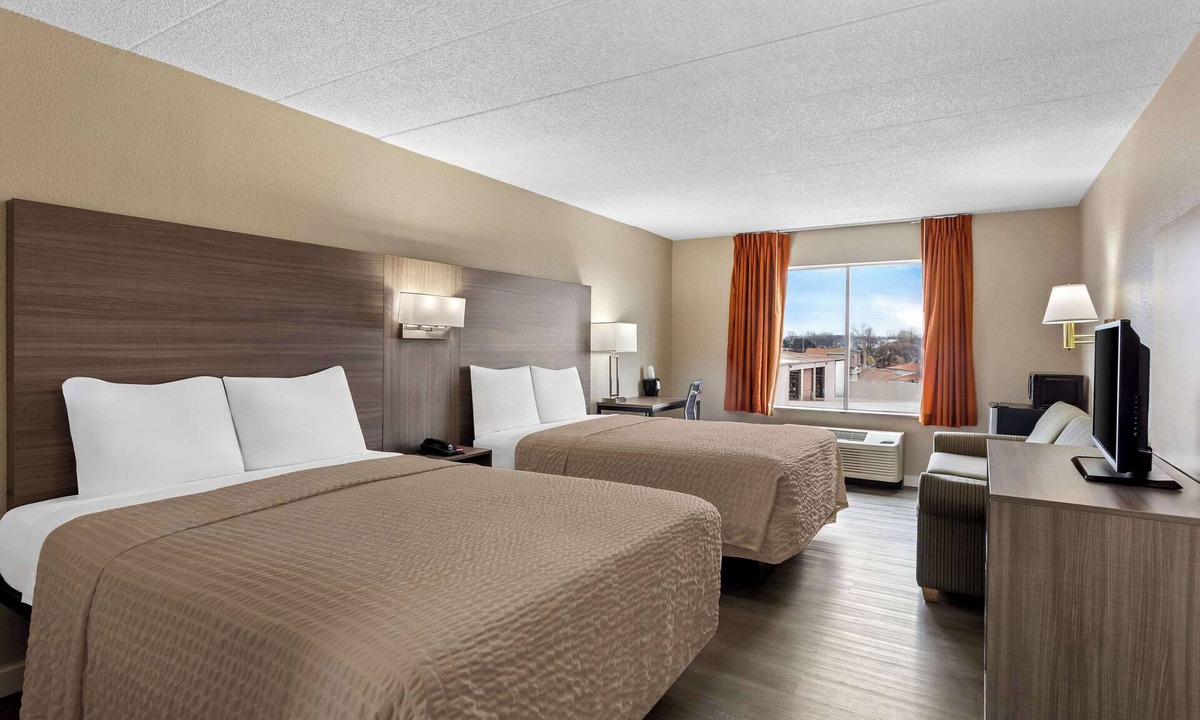 Willowbrook Hotel | Econo Lodge Willowbrook