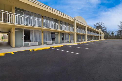 Yemassee Cabin | Econo Lodge Yemassee