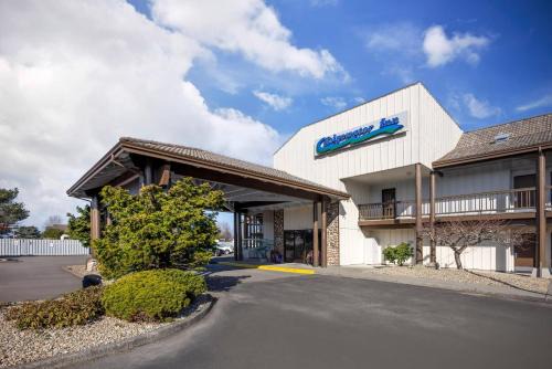 Coos Bay Hotel | Edgewater Inn and Suites, an Ascend Collection Hotel