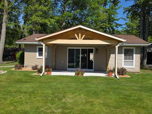 Prudenville House | Elaine’s Lighthouse