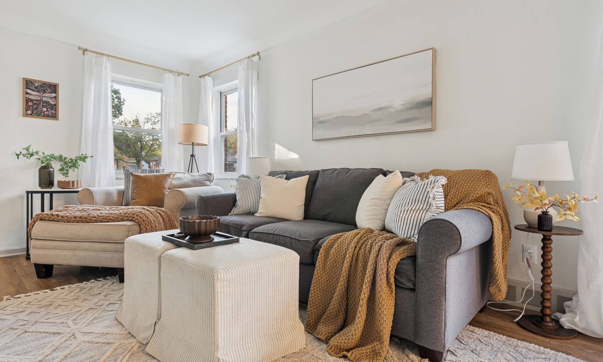 Ottawa House | Elegant & inviting! 3br w/ private primary suite!