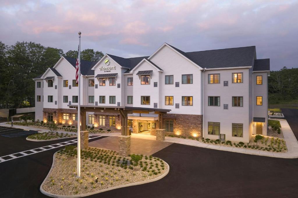 Lenox Hotel | Element by Marriott Lenox Berkshires