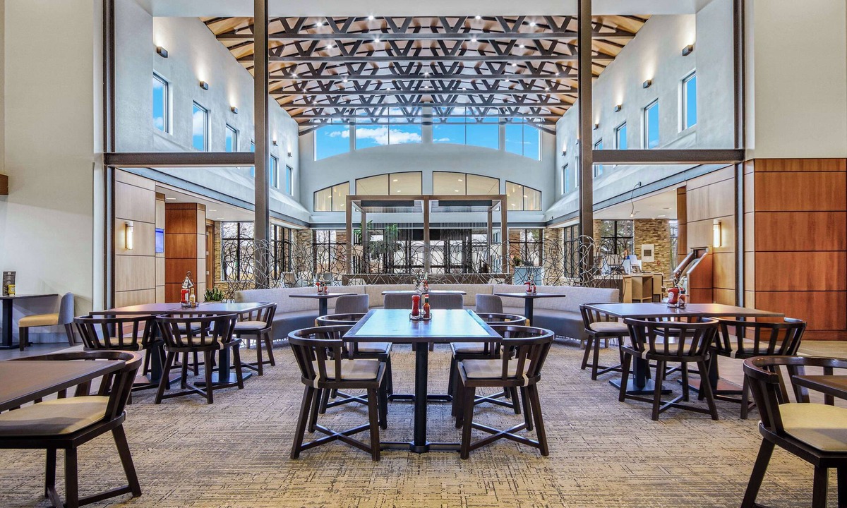Romulus Hotel | Embassy Suites by Hilton Detroit Metro Airport