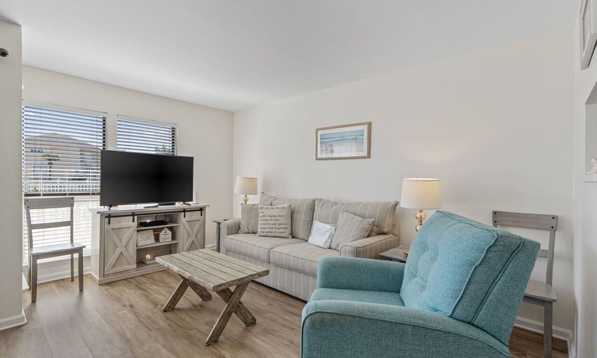 Holiday Isle Condo | Emerald Coast Studio FreeBeachService&Pet Friendly