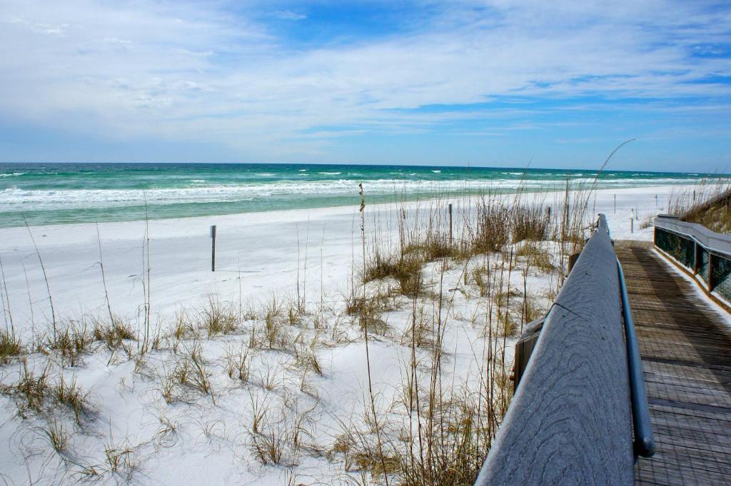 Navarre Beach House | Emerald Hideaway Renovated Condo in Navarre Beach