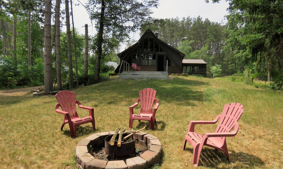 Mauston Cabin | Enjoy A memorable experience in our unique Cabin on Wisconsin River
