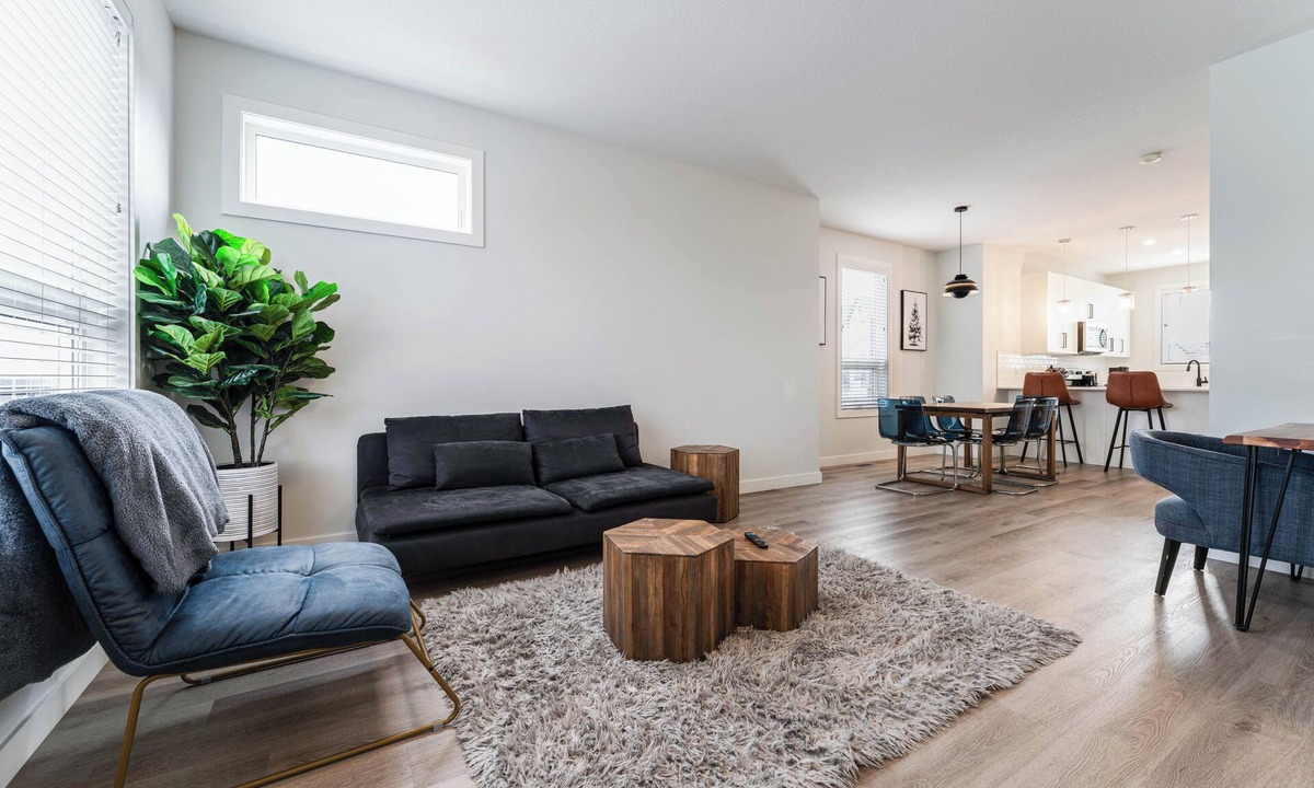 Evanston House | Enjoy a spacious and comfortable 3-bedroom corner townhome in Evanston Park, conveniently located near parks, walking trails, shops, major routes, and Calgary attractions.