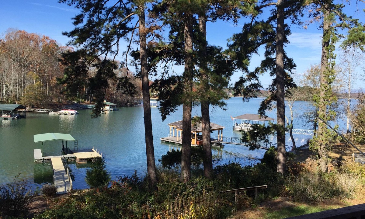 Seneca House | Enjoy Paradise on Lake Keowee